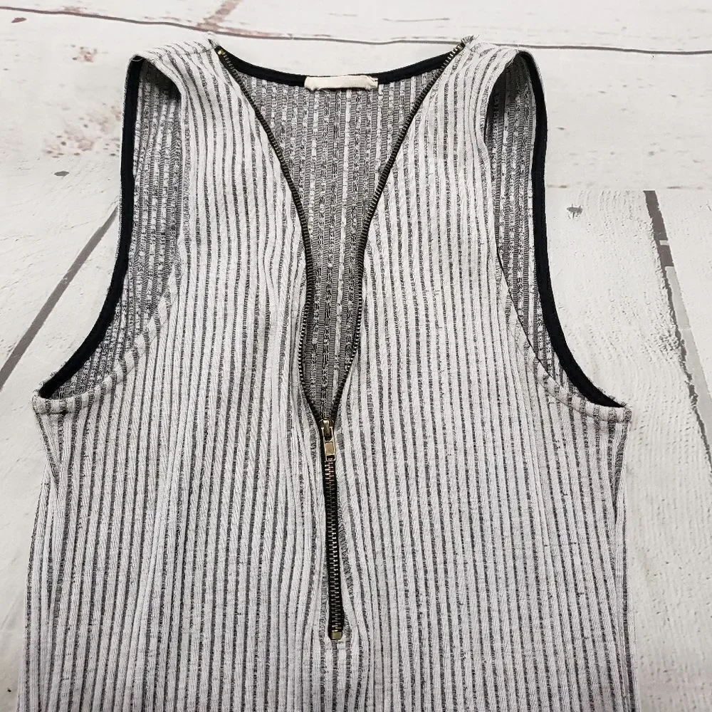 Jella C. Dress Size Large Sleeveless Front Zipper